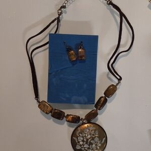 Avon Gold and Brown Floral Necklace Set